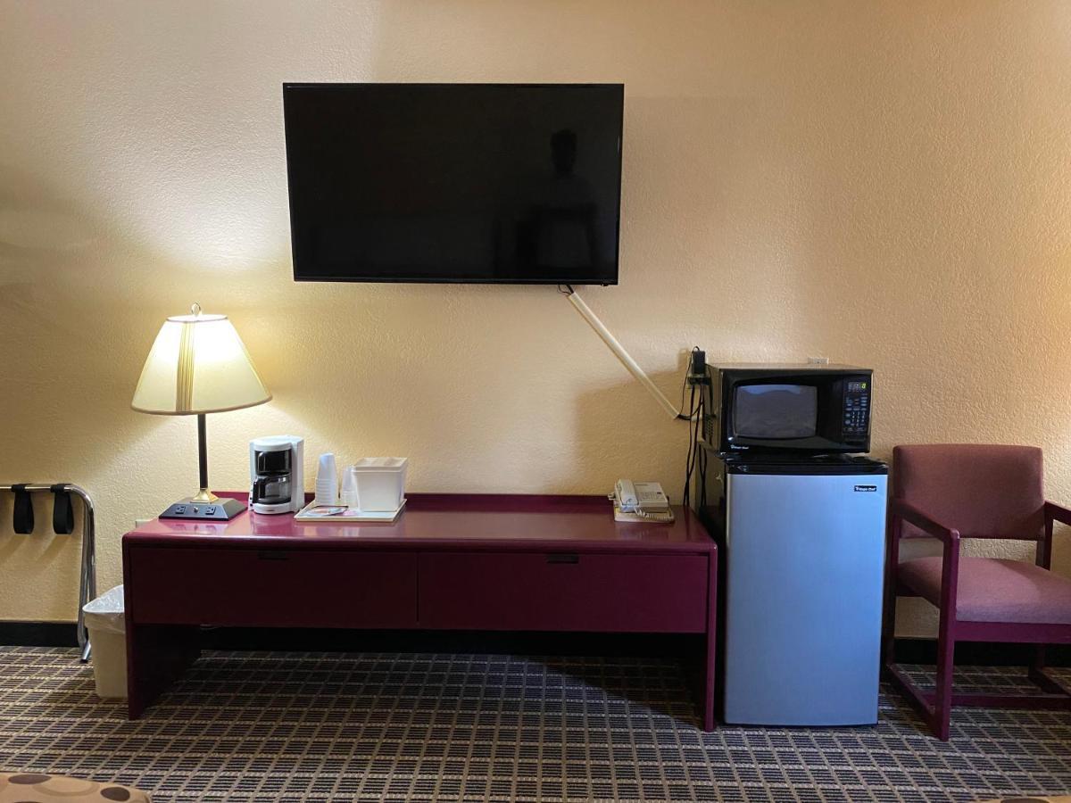 America'S Stay Inn Stewartville Екстер'єр фото
